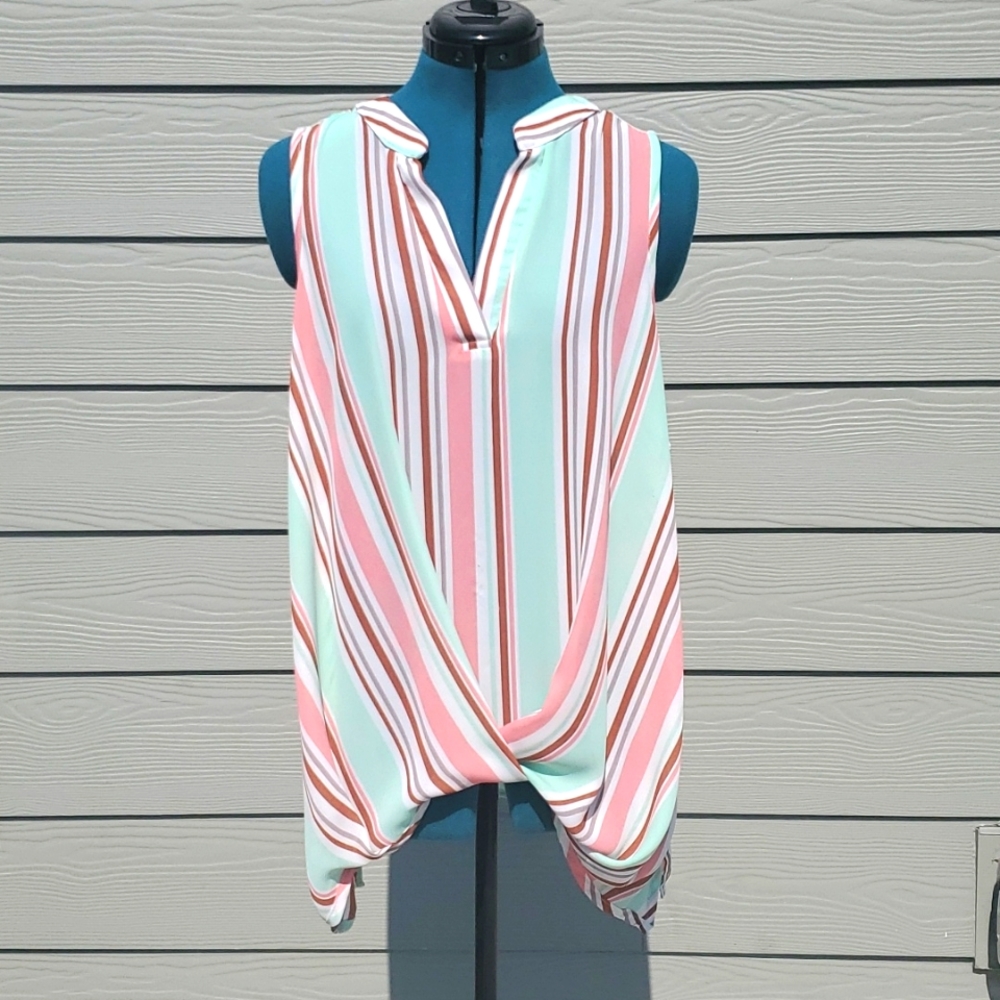 Entro top  size:M  color: pinstriped